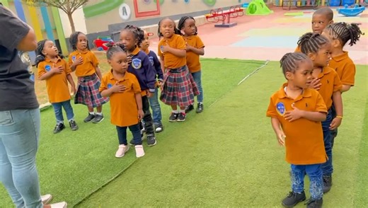 How many of us can sing the British anthem? 🤣🤣 Let's appreciate the efforts of these kids.🙏🏻 ------- Combien d'entre nous connaissons l'hymne de la grande Britannique ?🤣🤣 Apprécions les efforts de ces enfants 🙏🏻 #earlyeducation #numbers #shapes #learningisfun #learningfigures #mathskills #mathfun | British Isles International School
