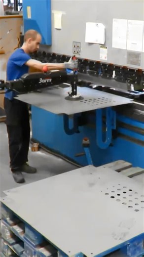 3armamerica on Instagram: "Solution for safely handling sheet metal 3arm Manipulator M5 up to 50kg with vertical handle and vacuum end effector. The 3arm® ergonomic articulating arm M5 Manipulator helps the operator to reduce fatigue and strains by effortless lifting and manipulating tooling for CNC Machines. This 3arm lift assist solution is suitable for any type and size of CNC tools up to 50kg. Reduce injuries and increase productivity with 3arm® ergonomic lift assistance devices. Create an E