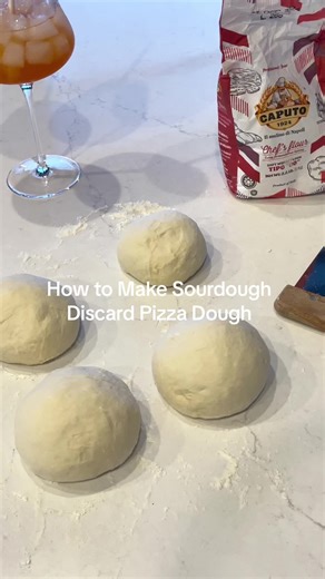 how to make sourdough discard pizza dough 🍕this recipe is from the pantry mama! 1. Measure out 200g of starter, 280g or warm water, and 20g of honey. If your starter is young, you can add some instant yeast, up to 7g 2. Mix together until the starter, honey, and (optional) yeast are dissolved in the water 3. Add 30g of olive oil, 20g of salt, and 500g of bread flour. Mix together til a shaggy dough forms 4. Cover the dough and let it rest for 30 minutes 5. Now you are going to knead the dough, 
