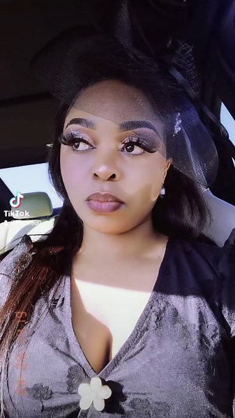 Stylish Floral Dress Look for Daytime Outings