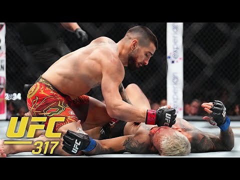 Ilia Topuria knocks out Charles Oliveira in the first round of the main event of #UFC317 | ESPN MMA
