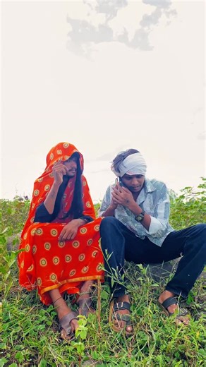 Sahadar Chouhan on Instagram: "Meri madat karo 😂 #adivasi #funny #comedy #aadivasi"