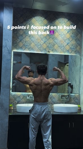 Piyush tyagi🕉️ | Fitness🔱 on Instagram: "Here are the key points ⬇️ 1. Prioritised mind–muscle connection over just moving weight -I stopped ego lifting and started actually feeling my back work. Every rep was controlled, with a deep stretch at the top and a hard squeeze at the bottom. I focused on pulling with my elbows, not my hands, and visualised my lats, rhomboids, and mid-back doing the job. This single change dramatically improved activation and thickness over time. 2. Built my back wit