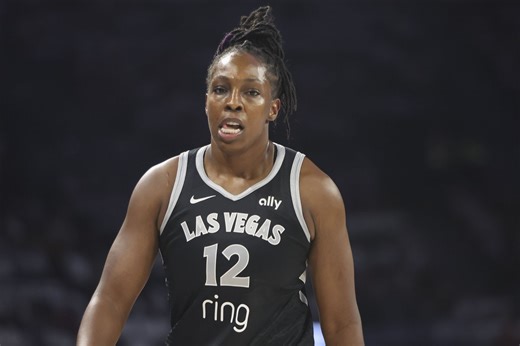 What happened to Chelsea Gray? Aces point guard hobbles back to locker room with injury in Game 5