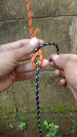 How to tie a square knot