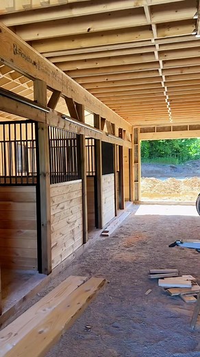 Spacious 34x48 Horse Stable with 5 Stalls