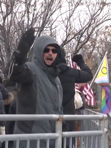 Chicago-area residents flock to streets to protest killing of Alex Pretti in Minneapolis.