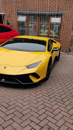 #lamborghini #lamborghinihuracan #supercars #sportscar #luxury #wealth #wedding | HI Lifestyle