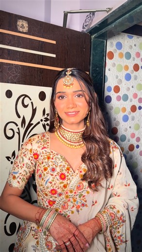 Deepika Pohenakar Makeup Artist | Educator on Instagram: "Elegance in motion, a smile that captivates, eyes that tell stories, and a presence that lights up every frame✨ #makeupartistsurat #makeuptutorial #bride2026 #bridetobride (Makeup academy surat, bride glow, bridal bookings, brides of surat, brides 2026, bride Gujarat, gujarati brides, surat brides, bride to be, reception look)"