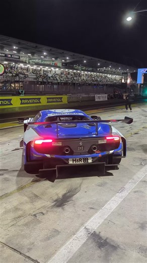 NRingInfo.de | Motorsport News vom Nürburgring on Instagram: "🇩🇪 Forza Ferrari 🇮🇹🤌🏻 Mit dem 296 GT3 von Kondo Racing geht’s beim 24-Stunden-Rennen auf dem Nürburgring hinein in die Nacht 😍🚀 🇬🇧 Forza Ferrari 🇮🇹🤌🏻 Heading into the night at the Nürburgring 24 Hours with the 296 GT3 from Kondo Racing 😍🚀 🇫🇷 Forza Ferrari 🇮🇹🤌🏻 Direction la nuit lors des 24 Heures du Nürburgring avec la 296 GT3 de Kondo Racing 😍🚀 🇳🇱 Forza Ferrari 🇮🇹🤌🏻 De nacht in tijdens de 24 Uur van de N