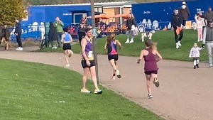 Another UK W60 best 💥 Clare Elms’ incredible season continued this weekend after she clocked 30:44 at the Wolverton 5 🏃‍♀️ In doing so, she took 13 seconds off the UK W60 best and it’s also an unofficial world best for both 5 miles and 8km ⚡️ 👉 https://athleticsweekly.com/ | Athletics Weekly