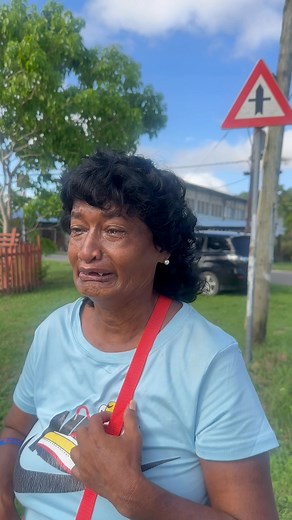 301K views · 2.6K reactions | Huilende vrouw Zoekt hulp Heeft u Nieuws ??? App 8888900 Like us page rn krijg 1/24 Nieuw’s meldingen Actionnieuws Suriname | Actionnieuws Suriname 2 | Facebook