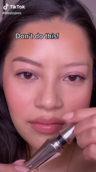 Achieve the Laminated Brow Look Easily with Brow Gel!