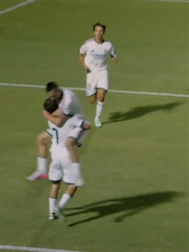 Yáñez golazo contra UE Sant Andreu en Primera Federación