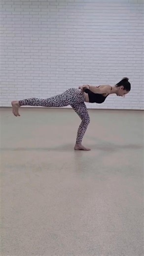 Mobility meets strength. 🔥 Every move becomes smoother, stronger, and more controlled with the Training Stick. How do you use your Training Stick? 👇 🎥 Video Credit: @zuzana_biel #StickMobility #MobilityTraining #MoveBetter #TrainSmart | Stick Mobility