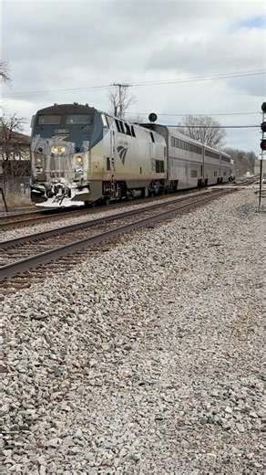 Amtrak 169 rolls 1333 past Duplainville