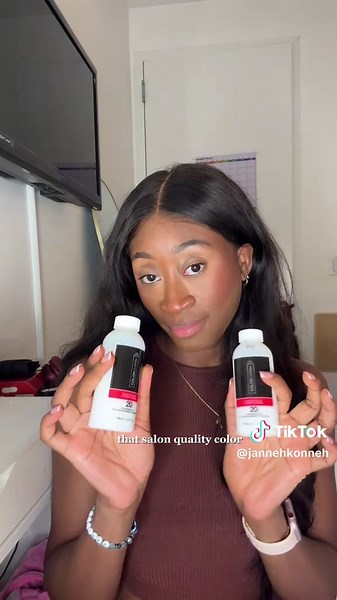 New season = new hair! Switching it up for summer with WELLA COLORCHARM Permanent Cream Hair Dye because nothing says ‘sun’s out’ like a fresh new shade (6R & 6RG) @WELLA colorcharm #wellacolorcharmpartner #hair #hairdye