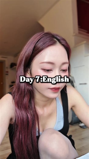 0407 オンライン英会話7日目 ほんのちょっとずつだけど 確実に前より文法が分かるようになってきた！ 文法覚えるのに見て書いて 聞いて話すと覚えやすいから そうしてるけど スペルを覚えるのはまた別だと感じてて スペル覚えようとすると 言葉の使い方覚えるってより 漢字練習みたいに ひたすら書かないといかんくなるから 一旦書くのは大体こんな感じ！で って書いてて 間違えてるかいなかも確認してないけど、 最終的にはスペルも普通に書けるようになりたい。 私は一旦、 読めて話せるようになれば良いと思ってるが その後からスペルを覚えていくのって 遠回りなのか！？ このやり方あってる？笑 もしくは同じ人いる？笑 #english#英語