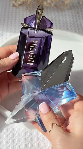 ad/pr| Angel or Alien? 😇👾 These @muglerofficial fragrances are the perfect gift for Mother’s Day for Mugler fans 🥰 The original versions are loved by many, and the bottles are pretty iconic. Angel EDP - amber gourmand, with notes of bergamot, honey, caramel, praline, vanilla, and patchouli. Very intense and long lasting. Strong patchouli note. Alien EDP - Oriental floral scent with top notes of Jasmine Sambac, middle note of Cashmeran and base note of Amber. Feminine and less intense than Ang