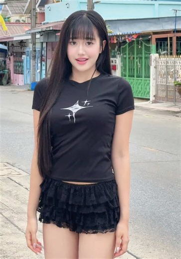 แอบเขินแต่พอดีเสื้อมันเริ่ดเลยเฉิดฉายได้ #เสื้อครอป