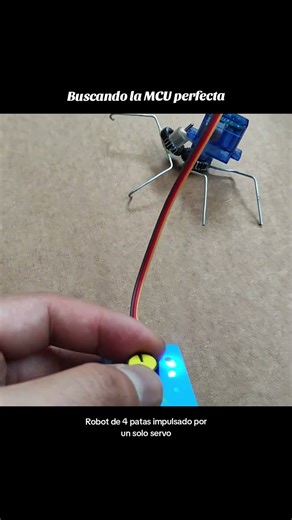 Cuadrúpedo funcional con un solo Servo SG90