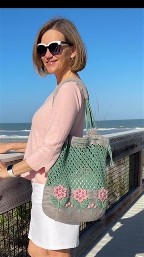 Crochet Bag in multiple techniques - Windflower Shoulderbag #crochetdesigner