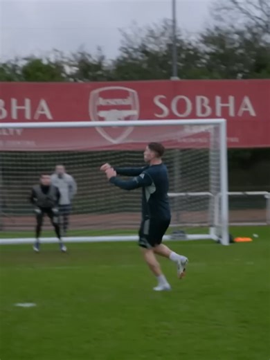 Gyokeres Prepares for Brentford Match with Intense Gym Training