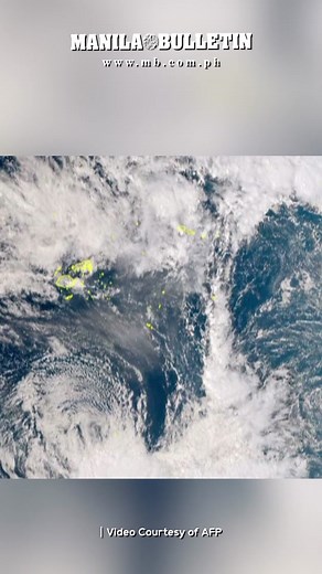 Images from Japan's Himawari-8 satellite show the volcanic eruption that provoked a tsunami in Tonga. #MBNews #NewsPH #NewZealand #volcanoeruption
