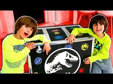 Jurassic World MAGIC BOX with 12 SURPRISES!! Toys and cool things for DANI and EVAN