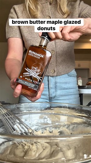 i live for all donuts, but ones i would die for are these brown butter maple glazed (using @runoamokmaple vanilla maple syrup) ((their maple syrup literally had a stick of @nielsenmassry vanilla bean! it was begging to be paired up with a donut)) comment “maple” and i can send you the link or you can go to my website to find the recipe! :) | Molly Murphy