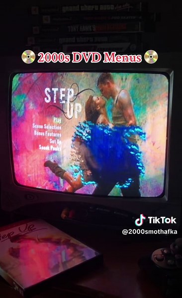 Who remembers DVD menus like these? 📀 #2000s #00s #y2k #dvd #dvdmenu #spiderman #saw #jennifersbody #24tvshow #ghostbusters #napoleondynamite #stepup #jurassicpark #crttv #dvds #early2000s