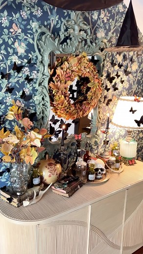 253 reactions | 驪SAVE for the best spooky decor thrifting list!驪...