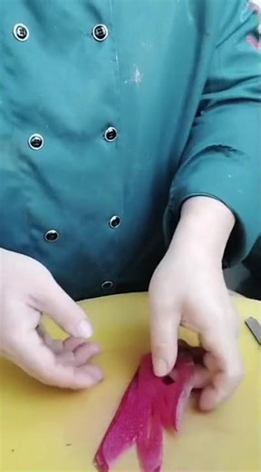 the stage of forming a fruit by cutting it into fine pieces#youtubeshorts