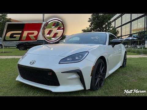 2022 Toyota GR 86 In-Depth Tour (Base + Premium)