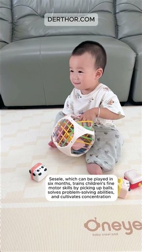 Sesele, which can be played in six months, trains children's fine motor skills by picki