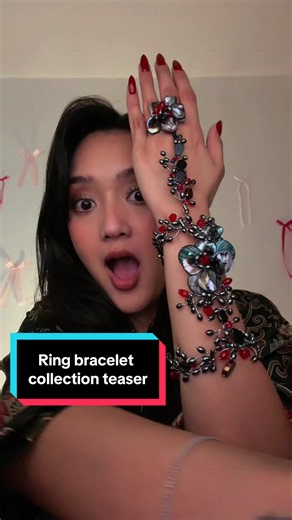 My bracelet-ring collection!! Posting the detailed video tonight @ 9pm!! PS: I forgot to include my blue one!! 😫 #hostjasmine #ringbracelet #accesories