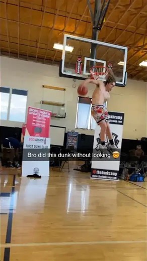 No-look dunk at Dunk Camp