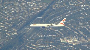 👨🏻‍✈️ Fantastic Views during London Holding - Aegean A321 🎥 Watch Our Videos ➡️ www.youtube.com/JustPlanes | Just Planes