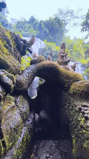 Natural Beauty of Bali 💦🖤 🏝 Taman Beji Griya Waterfal l 🎥 @qqisabella #bestofbali #baliindonesia #baliwaterfalls | Bali Bound