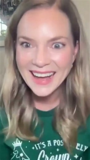 Actress Cindy Busby recalls getting to work with her idol, Lea Thompson.