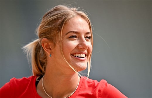 In Pictures: Alica Schmidt stuns in light pink track set during 'hot' training day ahead of 2025 season