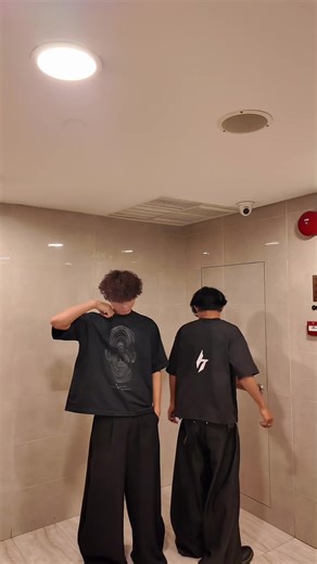 BROSKI LIFE #OutfitStudio #foryou #myanmartiktok🇲🇲🇲🇲 #viralvideo #fyp