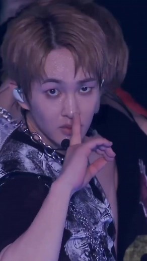 Shamy Shinytan | Shinee-SHIFT |SHINee WORLD VII [E.S.S.A.Y] | Instagram