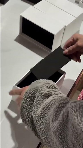 Crafting Elegance: A Custom Lid-Of Rigid Box with Minimalist Design #custompackaging #rigidbox