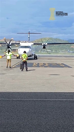 PNG Air Limited has officially welcomed the latest addition to its fleet, a brand-new 70-seat ATR 72-600 series aircraft. Named Wewak, the aircraft touched down at Jacksons International Airport at approximately 4:10 PM yesterday. It marks the fourth aircraft to arrive in the last six months as part of the airline’s ambitious fleet renewal and modernization program. The Wewak joins its sister aircraft in Lae, Kieta, and Vanimo, which have all entered service since October 2025. This refleeting s