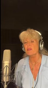 Here’s the English version of Voila - the stunning song by @barbarapravi recently brilliantly sung by amazing @emmakok and @andrelieu | mette_jensen_music