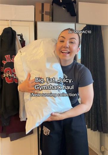 Big fat juicy gymshark haul!! New gymshark running collection 🏃‍♀️🦈 Launching 5th March 7pm GMT ⏰ Dc SASHAC10 @Gymshark @Gymshark Women #gymshark #gymsharkwomen #gymsharkrunning #runtok #gymsharkhaul