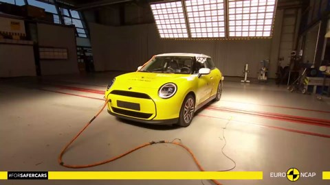 2025 MINI Cooper E - Crash & Safety Tests