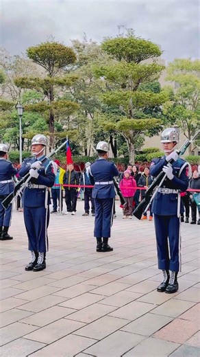 空軍儀隊 National Revolutionary Martyrs' Shrine 國民革命忠烈祠Taiwan Air Force Honor Guard 🔥