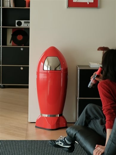 UF Racing at Solar System Inspired by the iconic Wesco Spaceboy, designed by Egbert Neuhaus. Design Philosophy Egbert Neuhaus approached everyday objects with a radical idea: function doesn’t have to look serious to be intelligent. The original Spaceboy combined industrial performance with playful, futuristic form— a reminder that design can be joyful, optimistic, and expressive, without sacrificing precision. UF Racing at Solar System carries this spirit forward. Bold curves, high-contrast colo